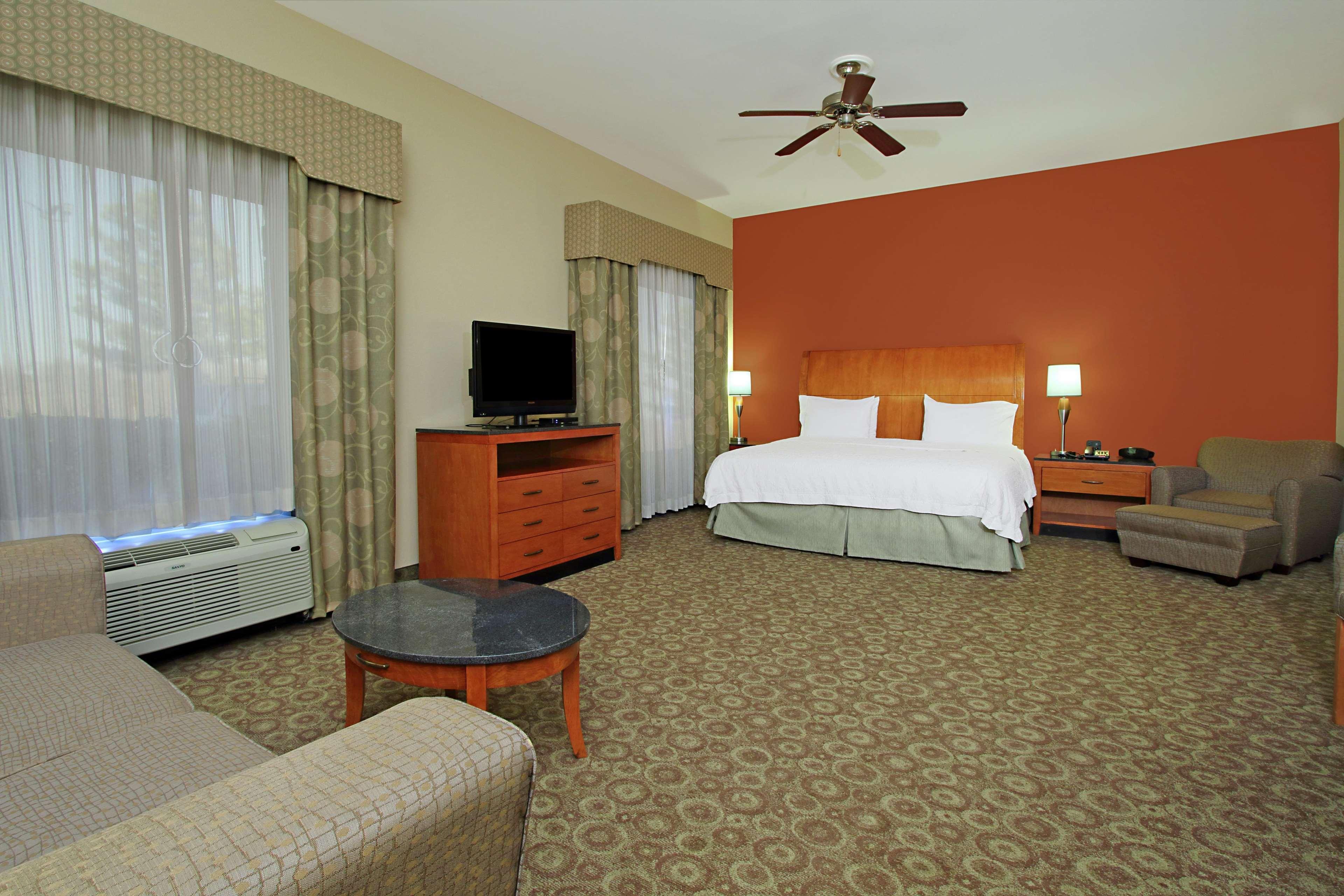 Hampton Inn & Suites Buffalo Bagian luar foto