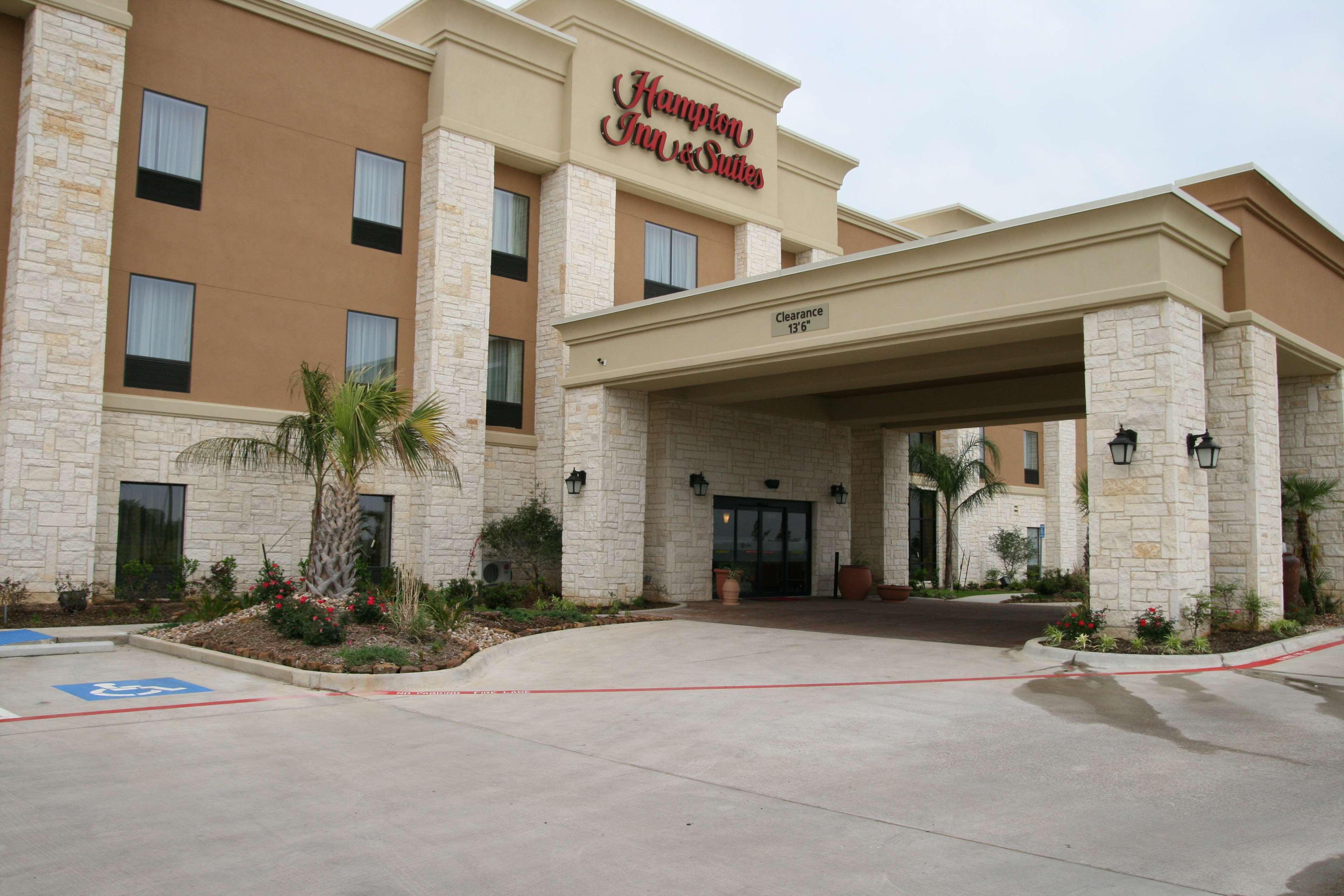 Hampton Inn & Suites Buffalo Bagian luar foto