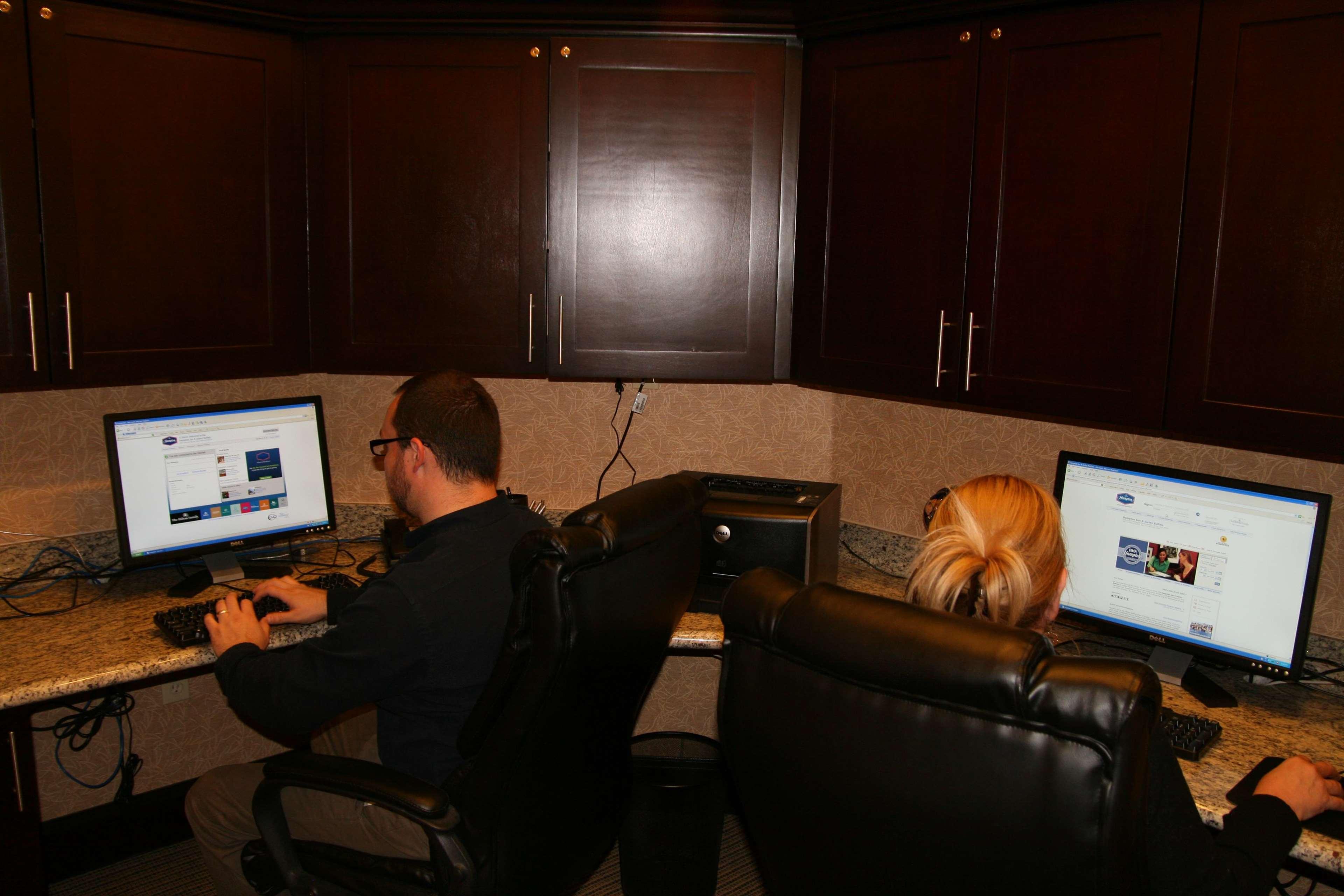 Hampton Inn & Suites Buffalo Bagian luar foto