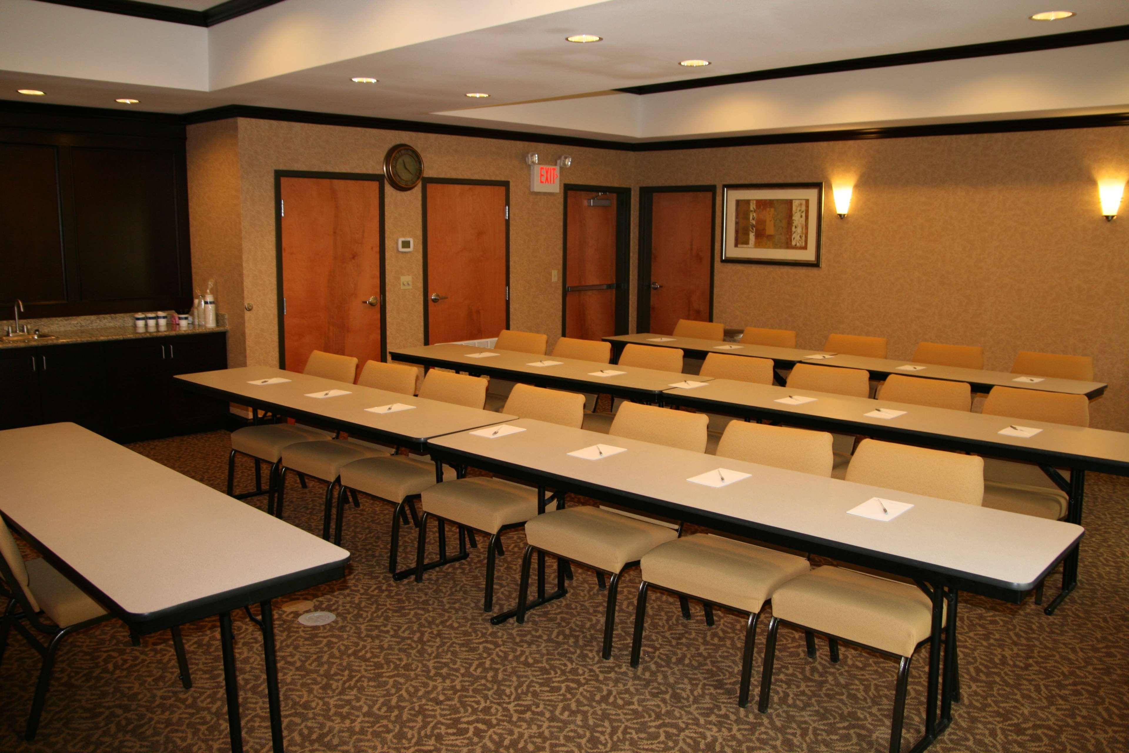 Hampton Inn & Suites Buffalo Bagian luar foto