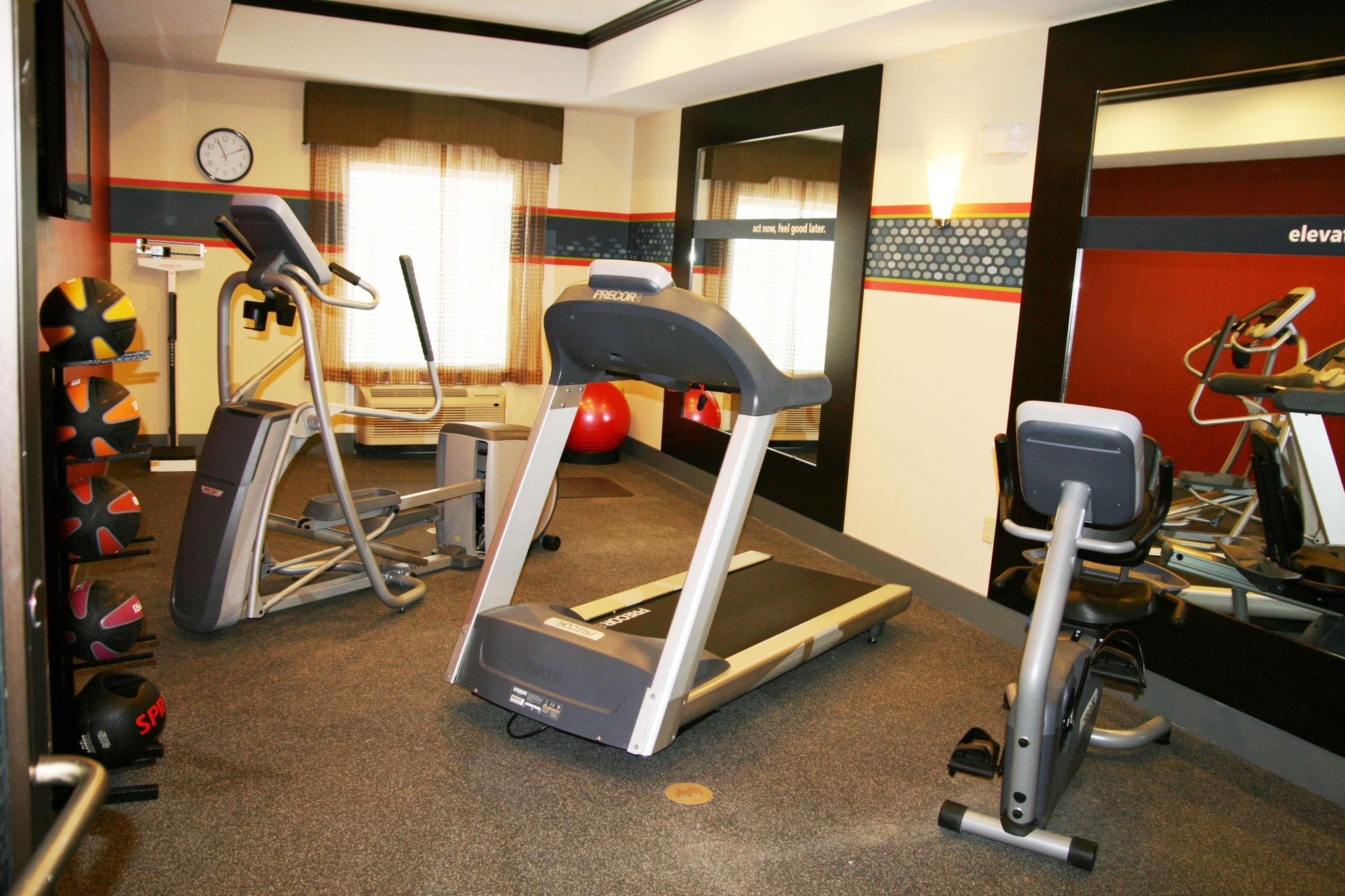Hampton Inn & Suites Buffalo Bagian luar foto
