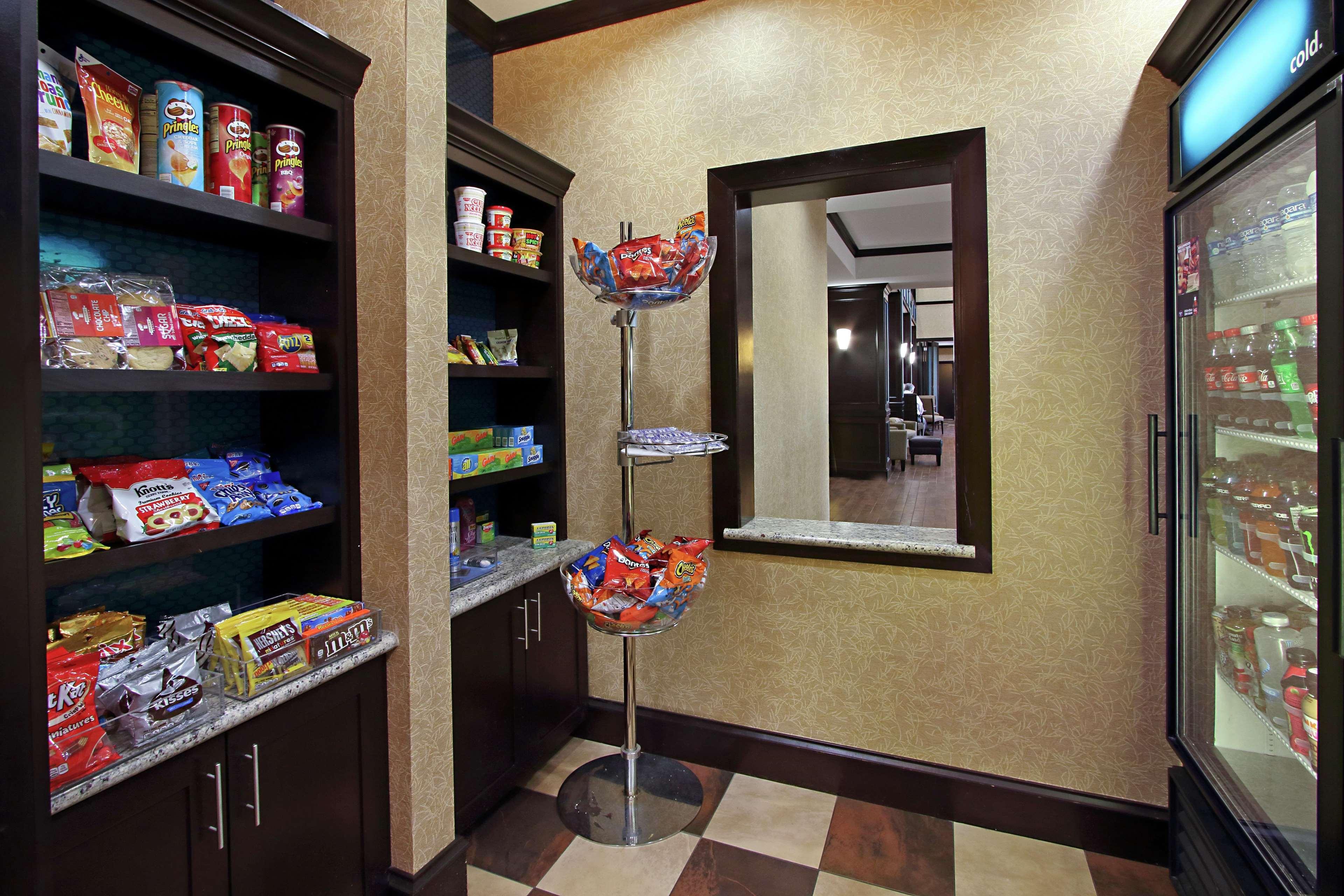 Hampton Inn & Suites Buffalo Bagian luar foto