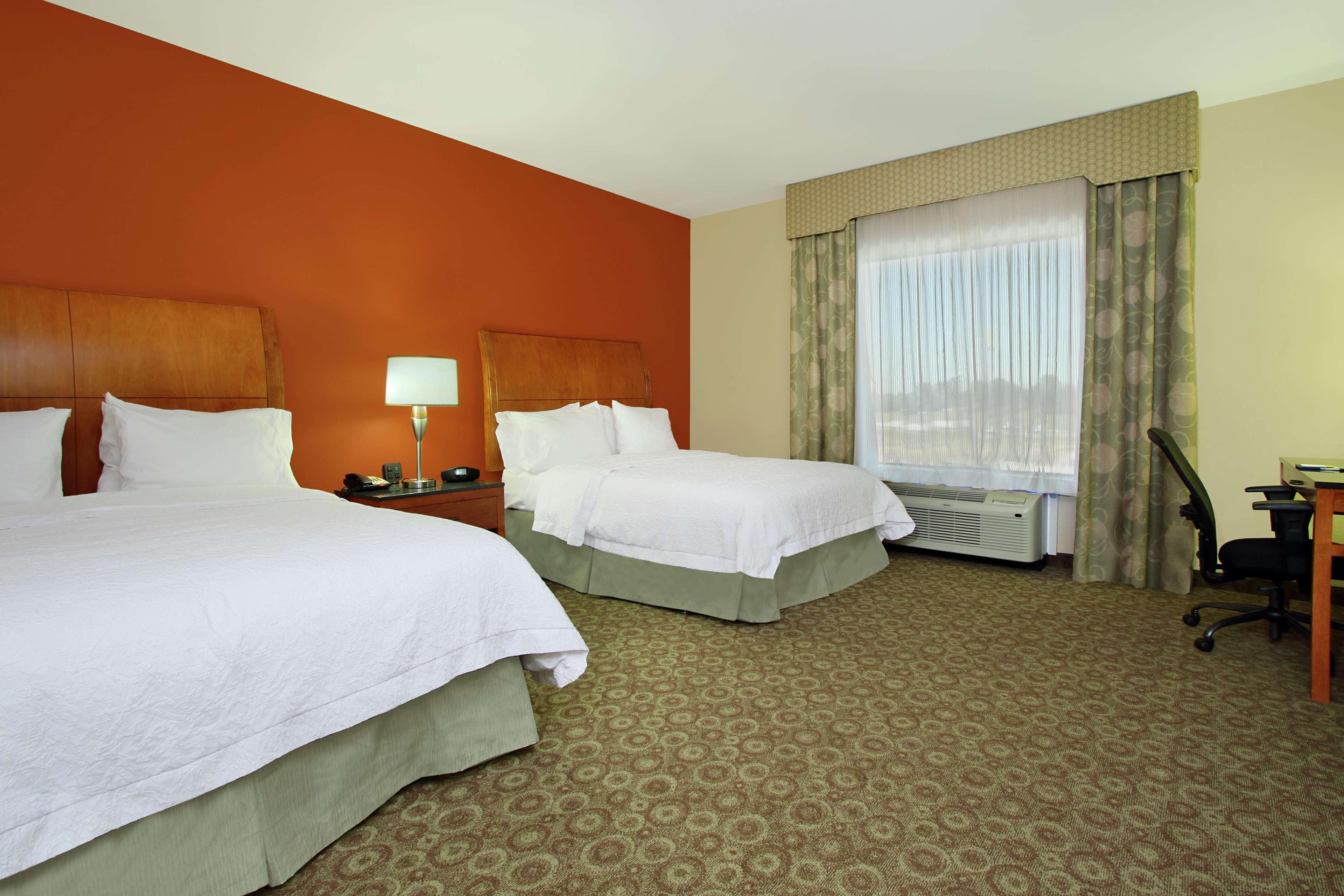 Hampton Inn & Suites Buffalo Bagian luar foto