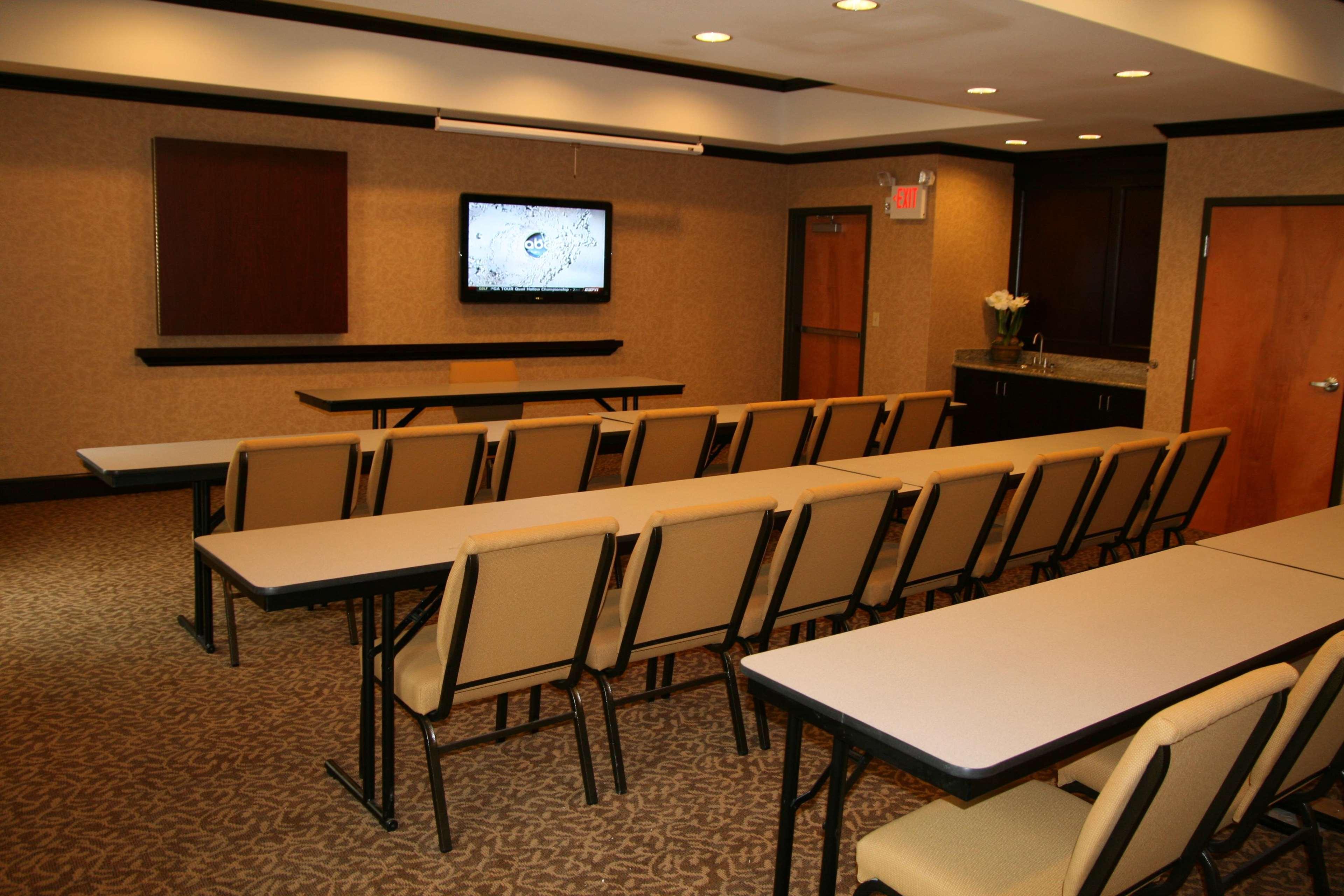 Hampton Inn & Suites Buffalo Bagian luar foto