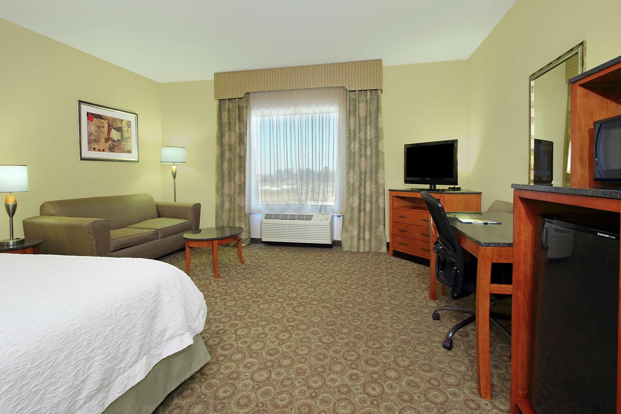 Hampton Inn & Suites Buffalo Bagian luar foto