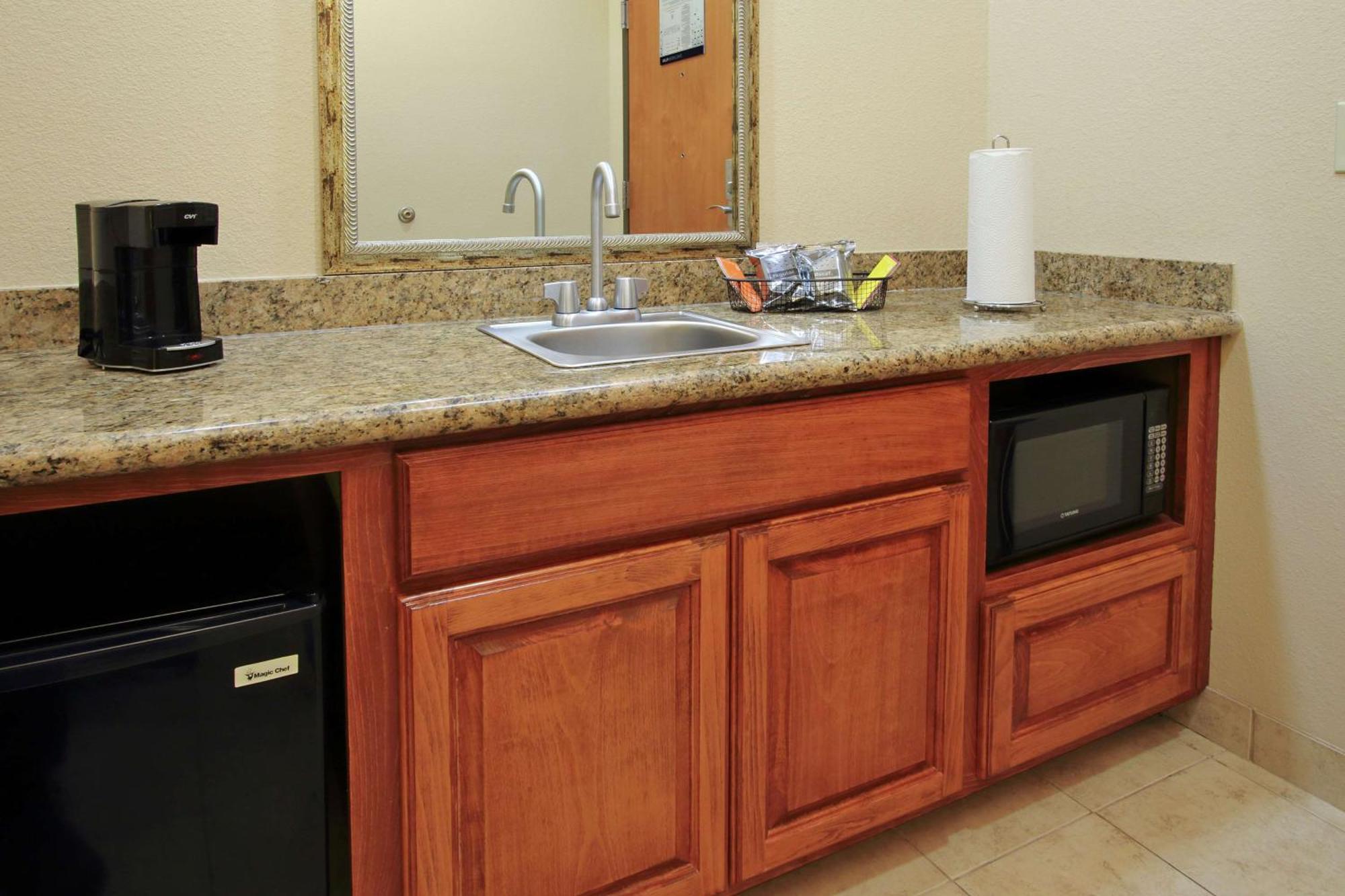 Hampton Inn & Suites Buffalo Bagian luar foto