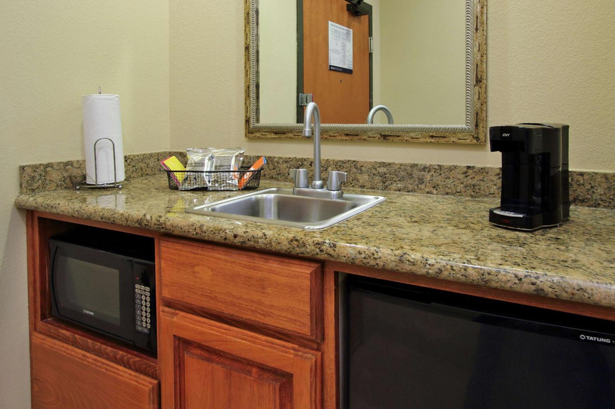 Hampton Inn & Suites Buffalo Bagian luar foto